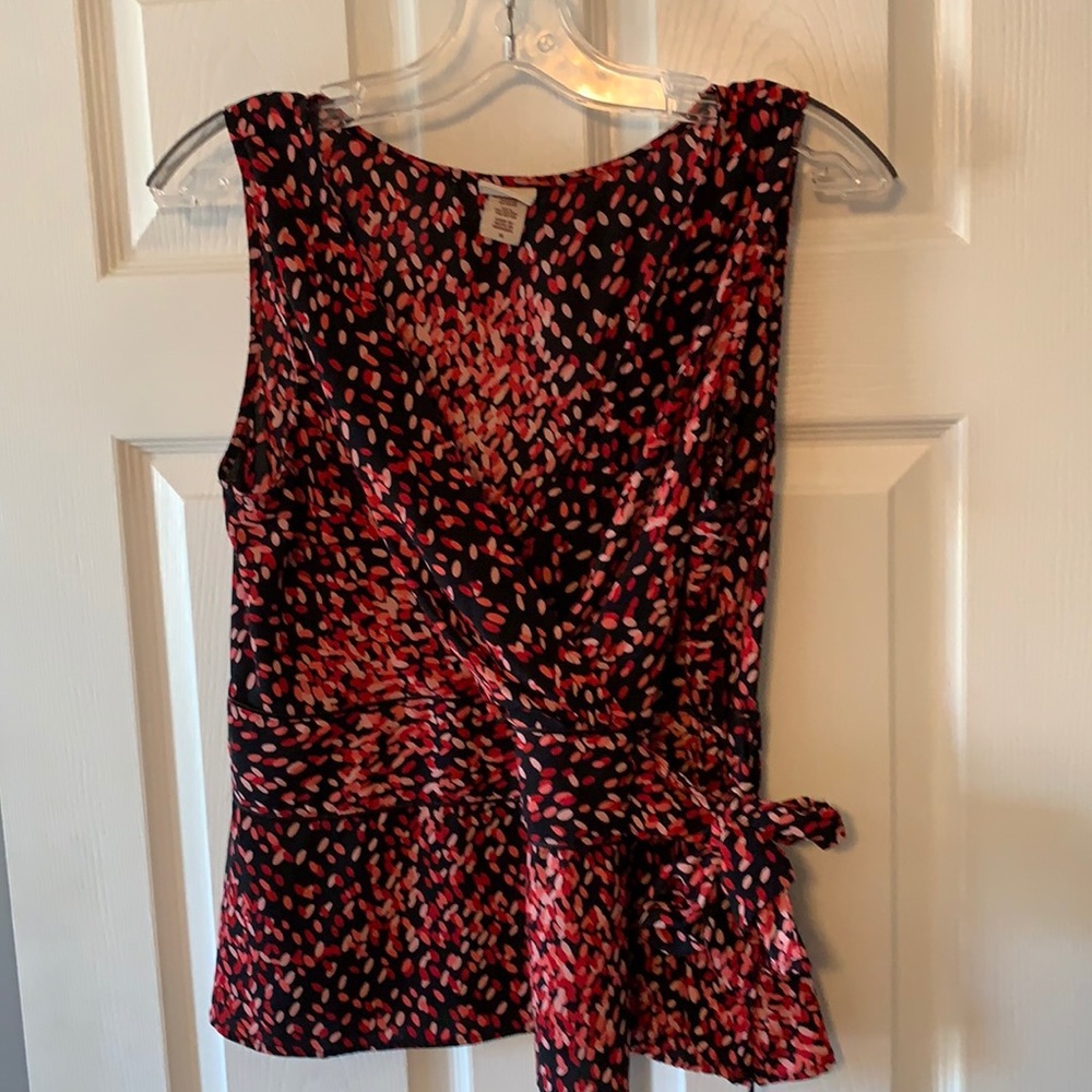 Pretty Blouse sleeveless v neck top size XL
